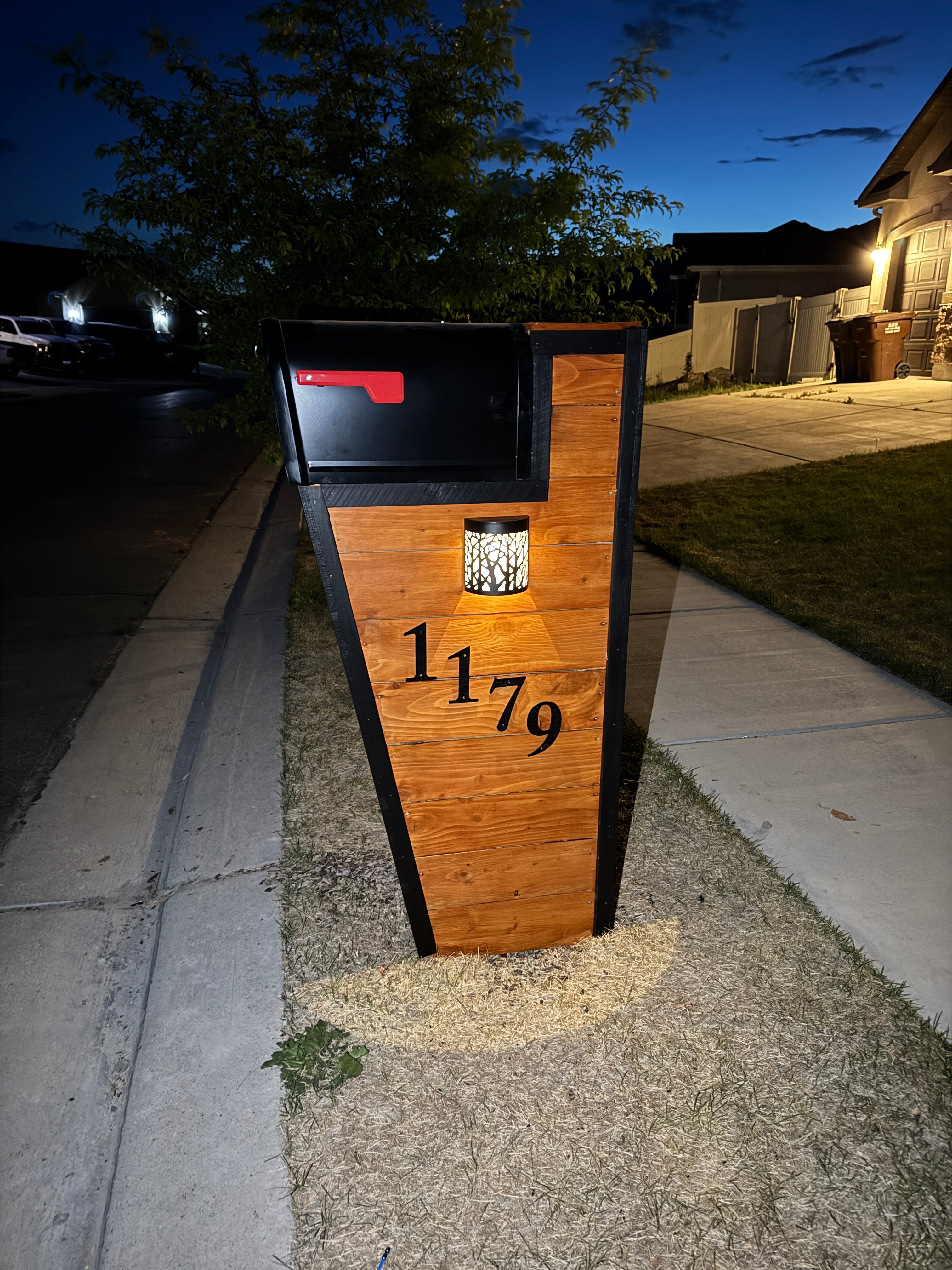 Custom cedar stained rustic mailbox